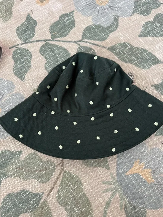 New- Lululemon Bucket Hat- Green Daisy- S/M - Picture 2 of 3